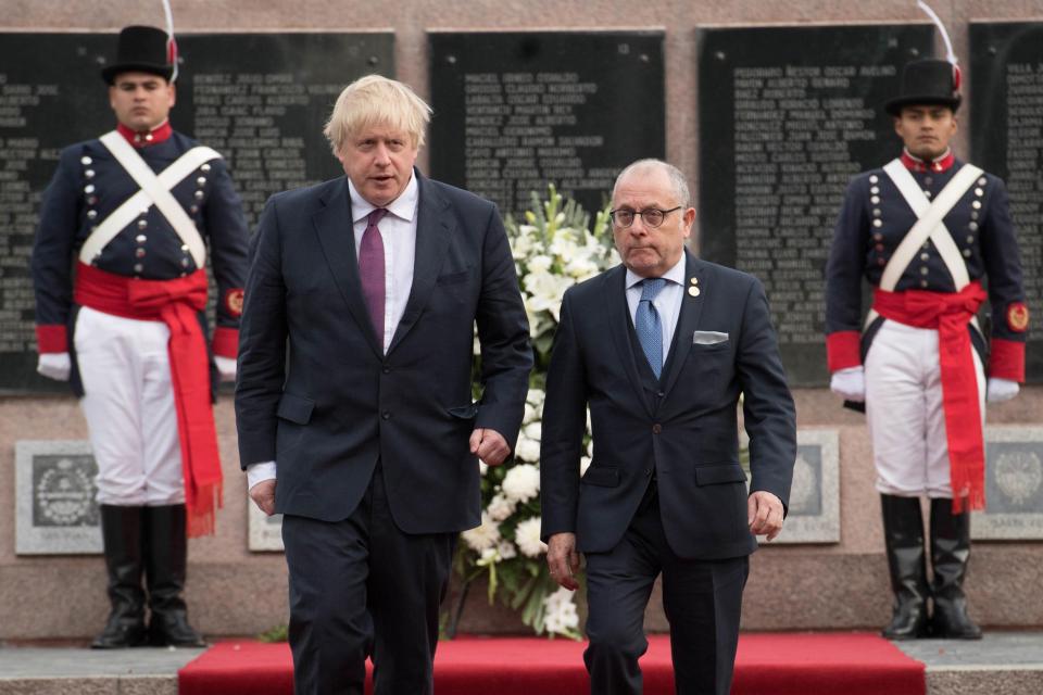  Boris Johnson walks beside Argentinian Foreign Minister as plans for a leading Argentine Cabinet minister to lay a wreath at St Paul’s next month are announced