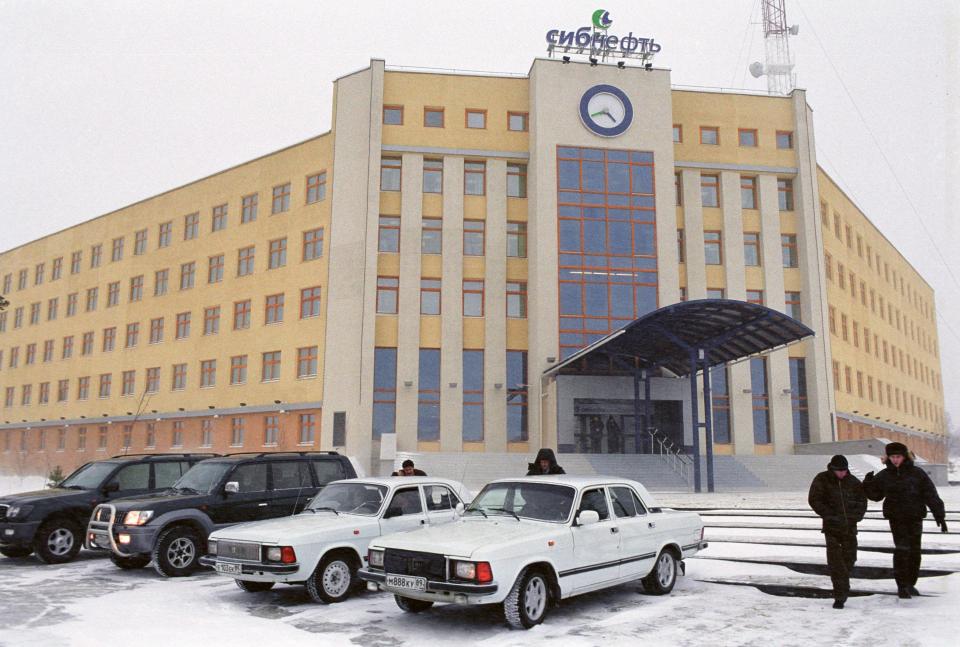  Berezovsky and Abramovich bought Sibneft in a cut price deal in the mid-1990s