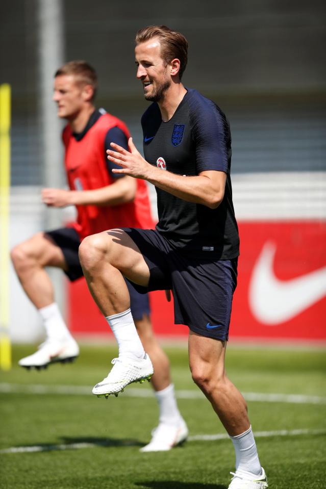 Kane has his daughter's name and an England flag on the Nikes