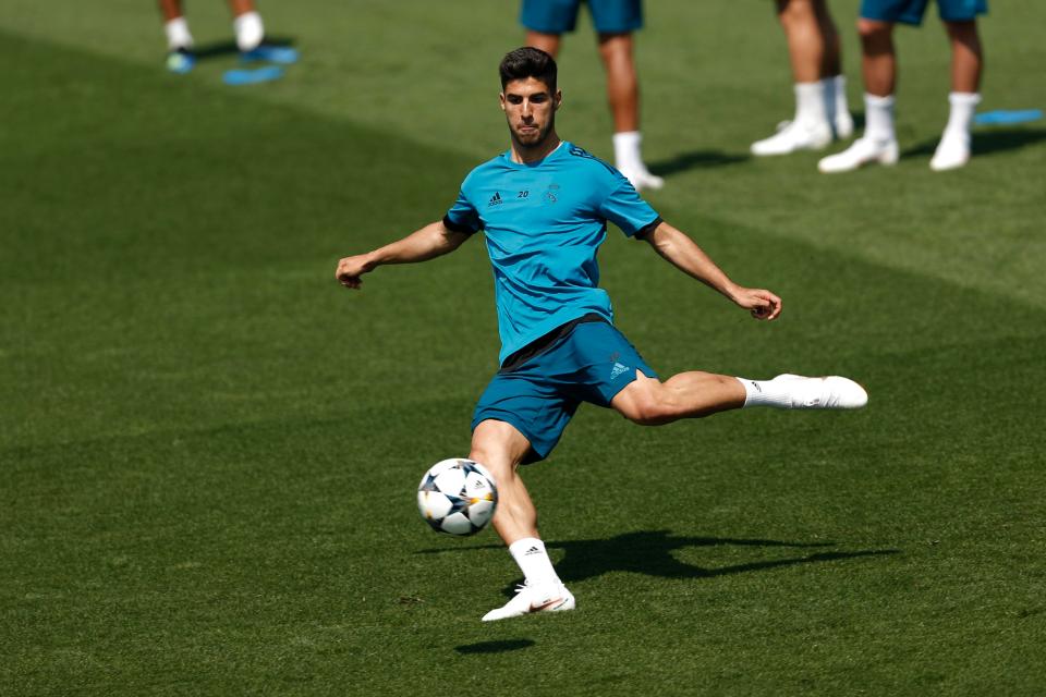  Marco Asensio trains ahead of the Champions League final in Kiev