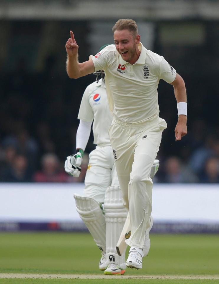  Stuart Broad claimed the wicket of Pakistan opener Imam-ul-Haq