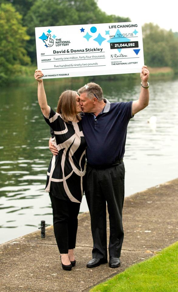  Donna and David are planning a beach holiday to work out how to spend the money