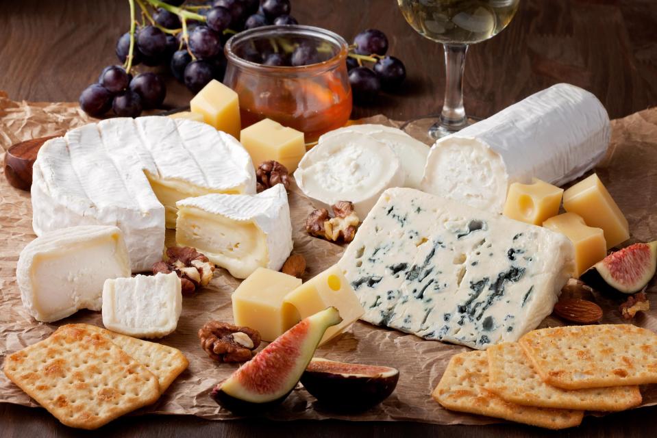  Mature cheese and meats can cause heart pain in patients taking antibiotics