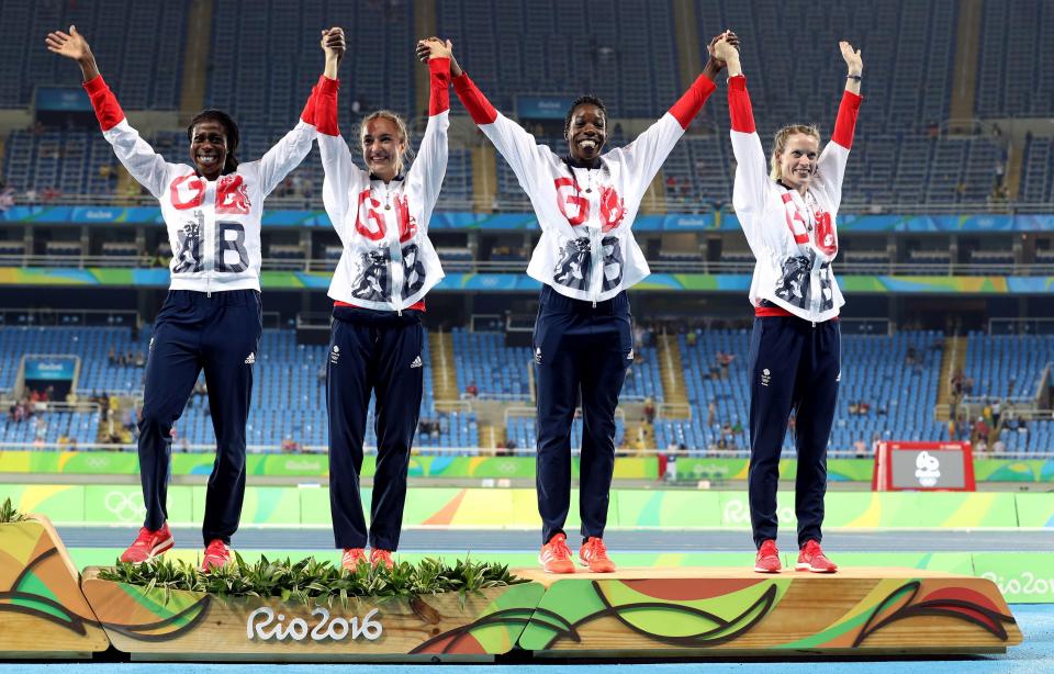  Ohuruogu with her bronze medal-winning 4x400m relay team in Rio