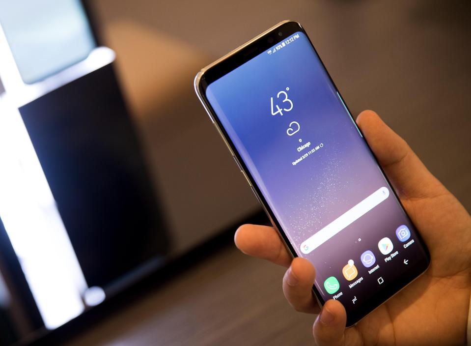  Samsung's Galaxy S8 has a gorgeous Infinity Display that curves from edge to edge