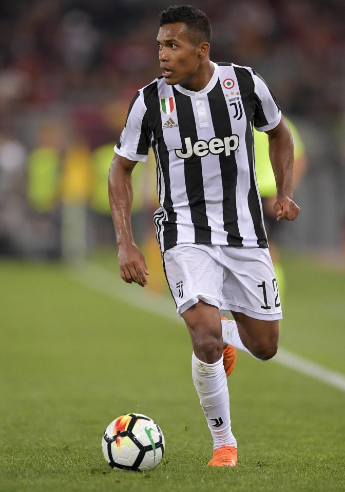  Manchester United refusing to meet Juventus £53m asking price for Alex Sandro