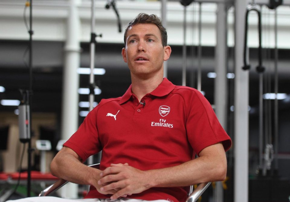 Stephan Lichtsteiner has become Unai Emerys first Arsenal signing