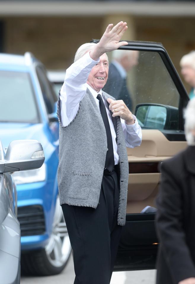  Gordon Banks waves at onlookers as he attends the funeral of Ray Wilson