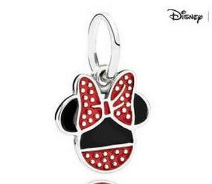  This Minnie Mouse pendant charm is the definition of adorable