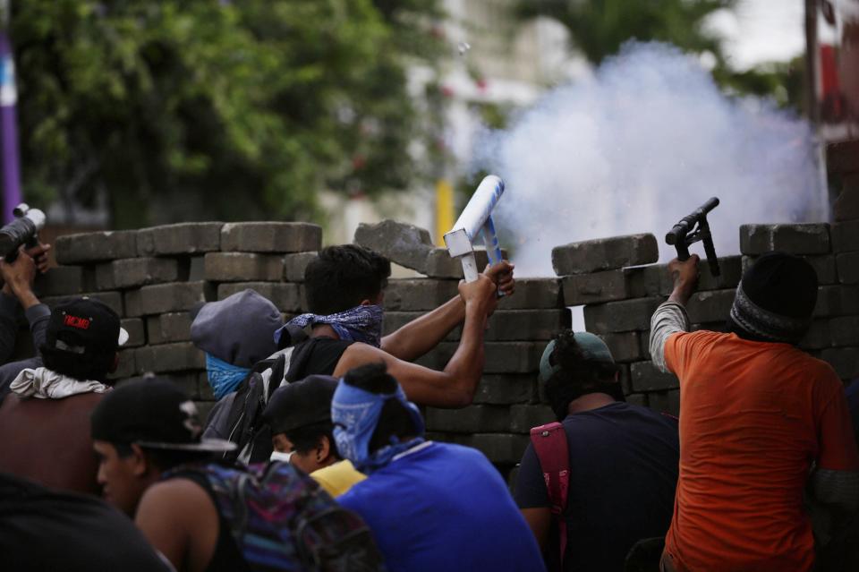  Scenes from Nicaragua this week where protesters are clashing with the authorities