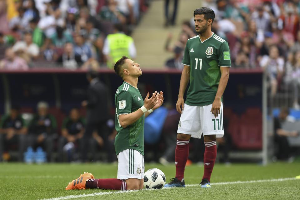  Hernandez prays before Mexico's clash with Germany