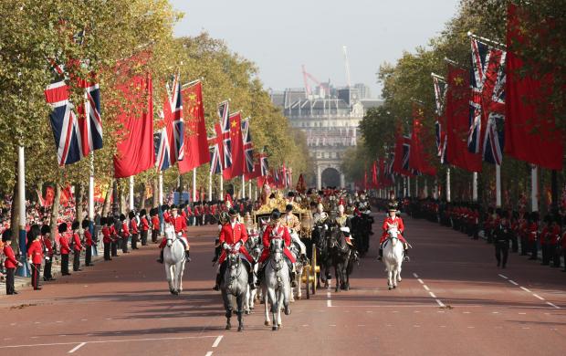 Queen Elizabeth II and President of The People's Republic of China, Xi Jinping in 2015.... lefties weren't so bothered about his visit, despite his country's human rights record