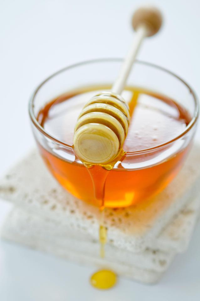  A home remedy is thought to be applying honey to the sting area