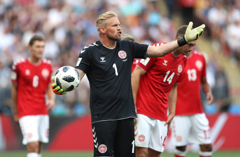 Kasper Schmeichel shows his disagreement a referees decision