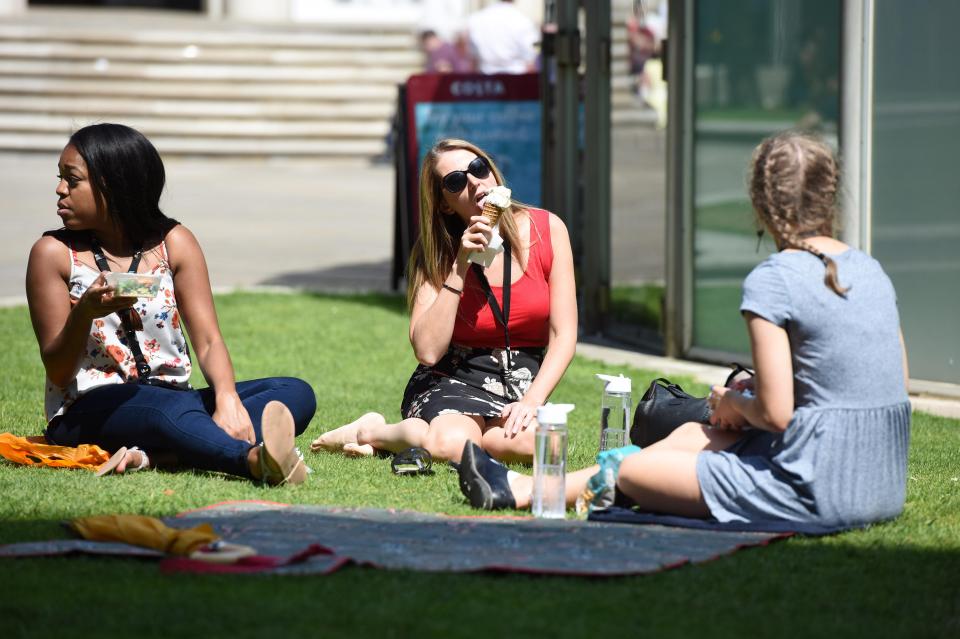 Office workers make the most of their lunch breaks in Birmingham 