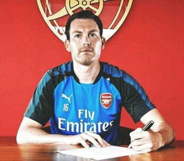  An image of the defender signing on the dotted line began circulating on Twitter