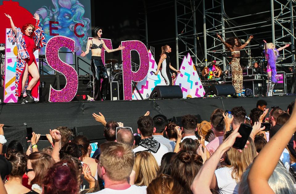  Mel C joined a drag act on stage at the Might Hoopla