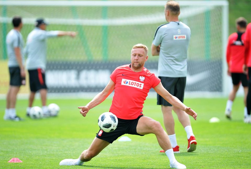  Kamil Glik is a doubt for Poland and the World Cup after suffering an injury in training