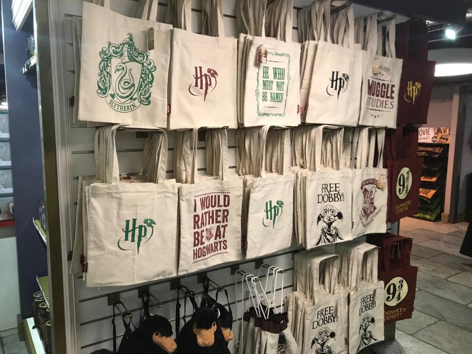  Hamleys is selling Harry Potter totes bags for £12