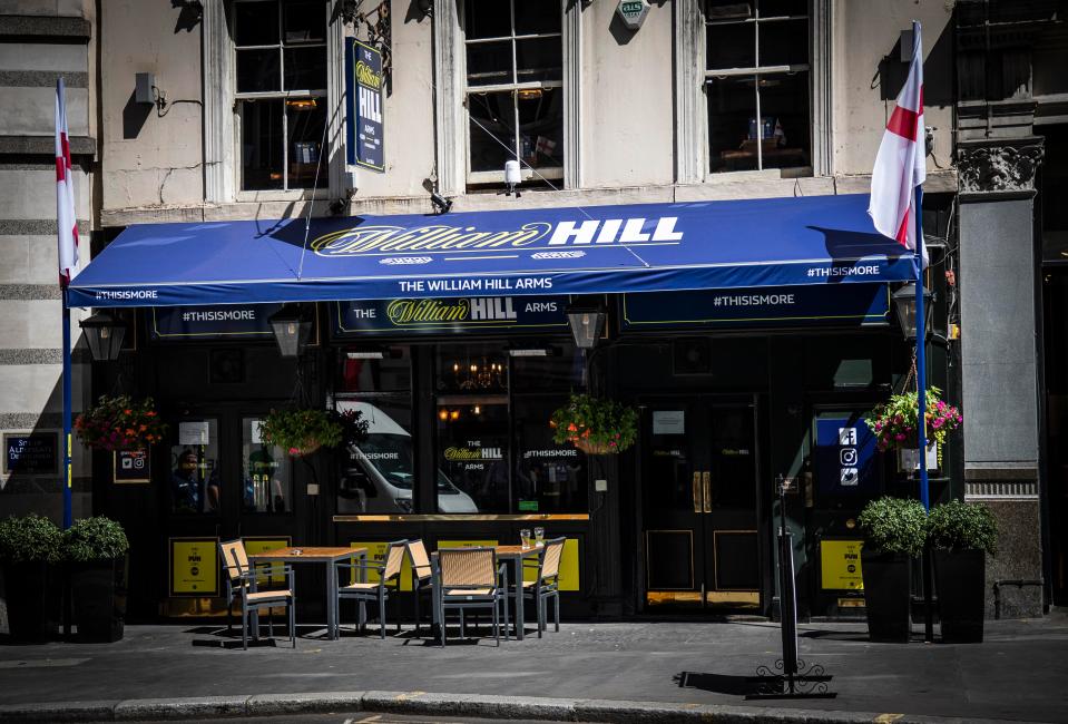  Wilshere will be at the William Hill Arms, London, to watch England vs Colombia tonight