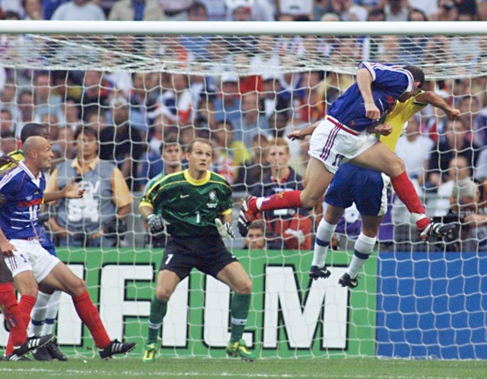  Zidane helped the hosts to a 3-0 win in the final against Brazil