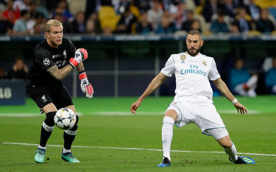  Karius threw the ball to Karim Benzema as Real Madrid went 2-1 ahead