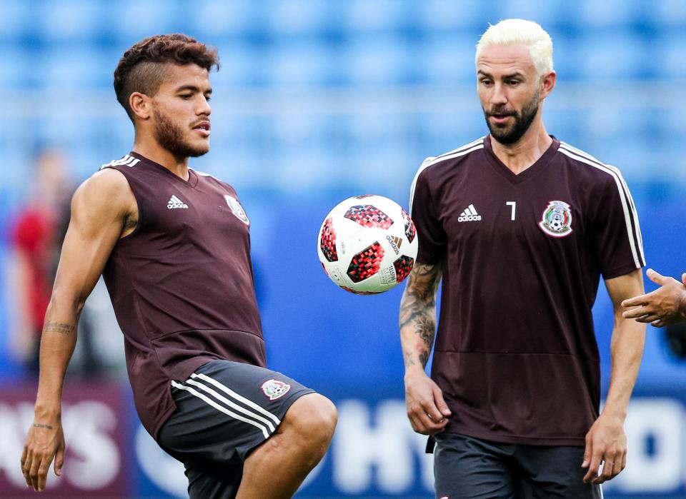  Layun gets into training in Samara ahead of Mexico's World Cup game with Brazil