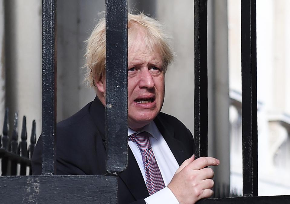  Boris Johnson broke ministerial rules by returning to lucrative newspaper column without telling watchdog