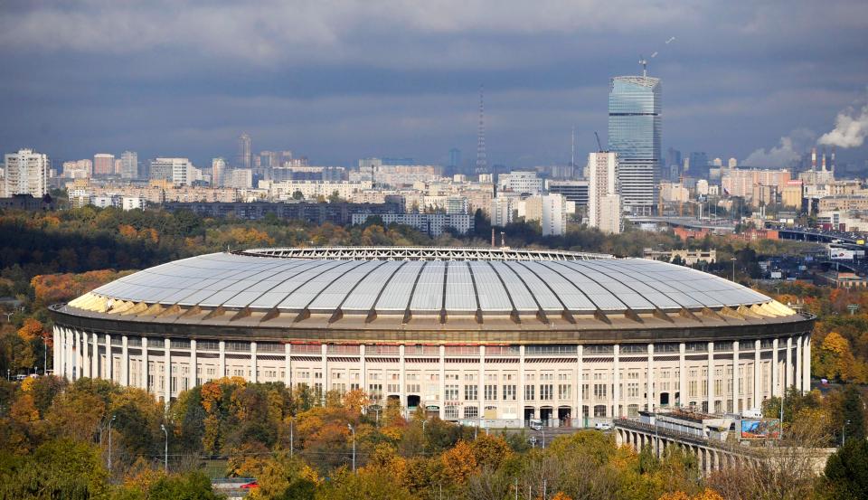  The Luzhniki Stadium is about 2.5miles South West of the Kremlin