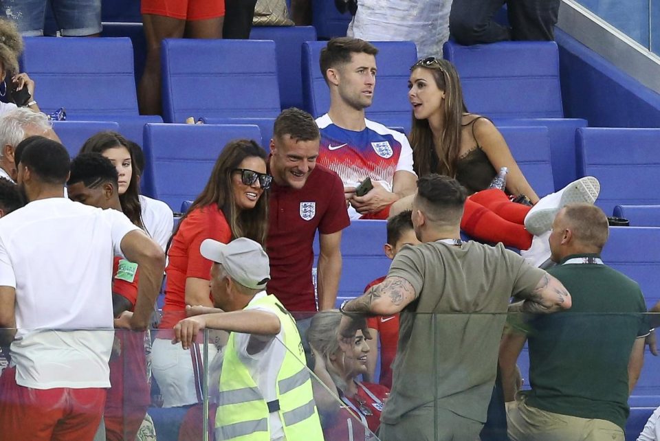  The couple chatted with friends after the quarter-final match