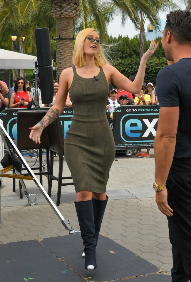  Iggy showed off her amazing curves on the show