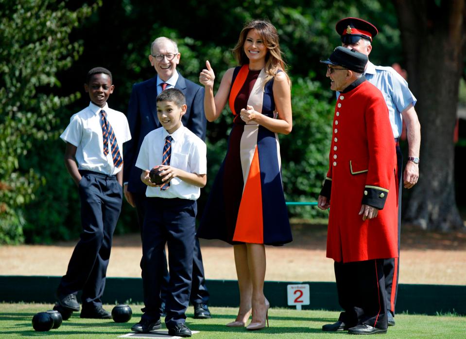  The First Lady flashed her husband's famous thumbs up pose too