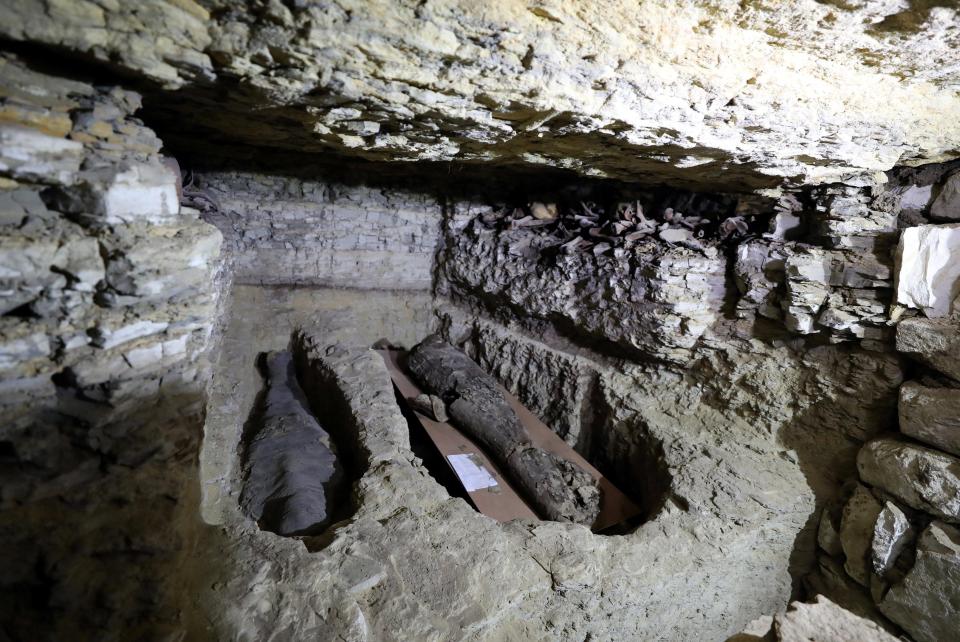  The newly discovered find contained a number of mummies