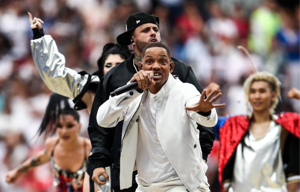 Will Smith performed at the closing ceremony just before kick-off