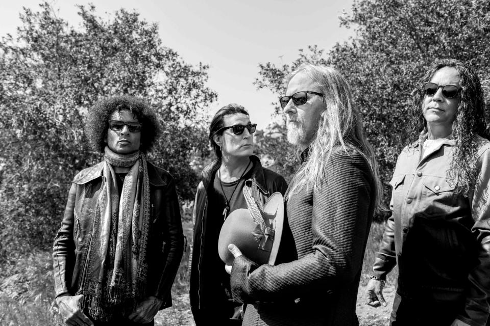  Alice In Chains are back with new album Rainier Fog