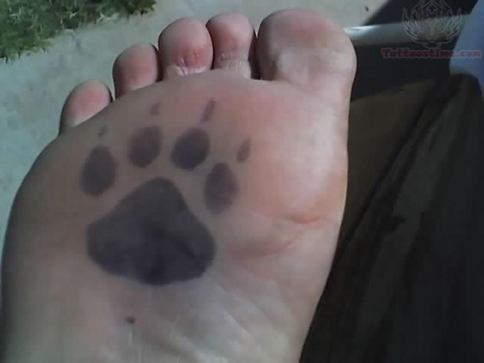  Why have just a footprint when you could have a paw print as well?