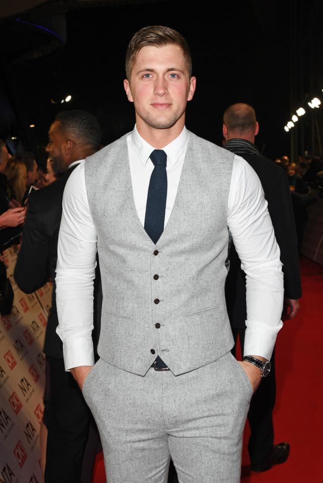  Dan Osborne has also signed on the dotted line