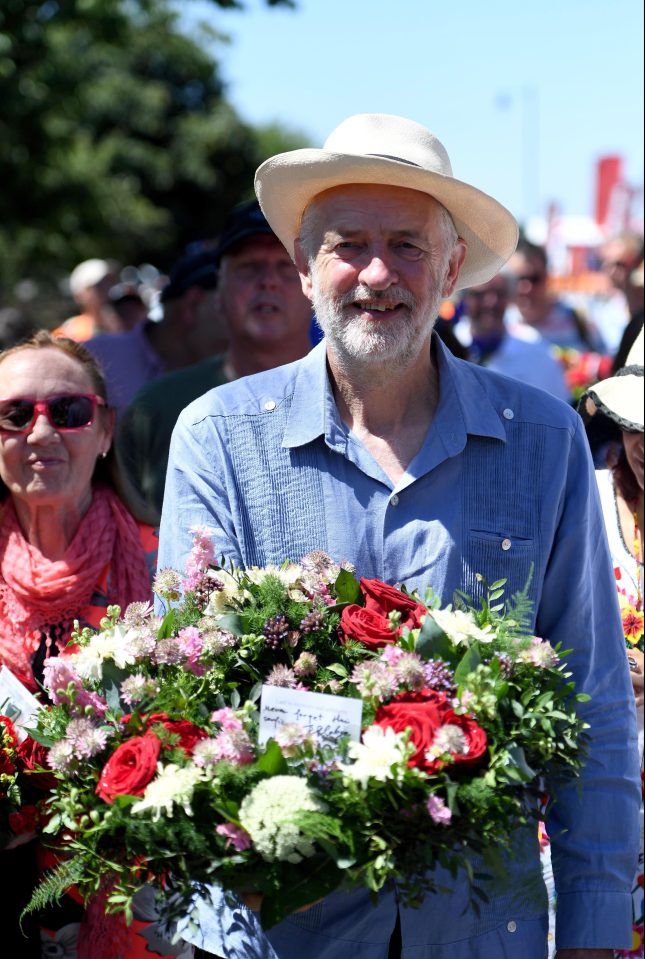  Jeremy Corbyn is calling for Labour's anti-Semitism vote to be delayed