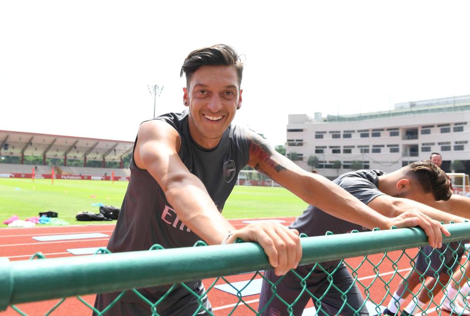  Mesut Ozil has returned to training with Arsenal