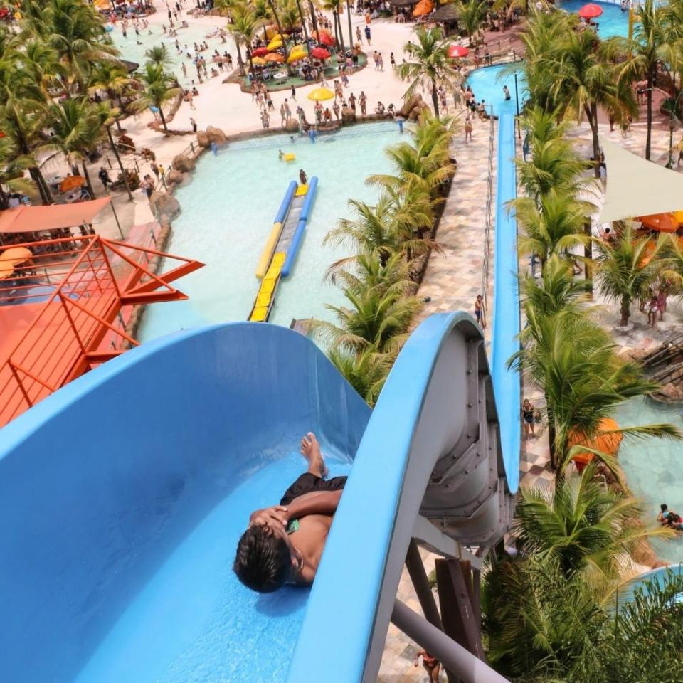  Thermas dos Laranjais is a 15,000 capacity waterpark with more than 50 attractions