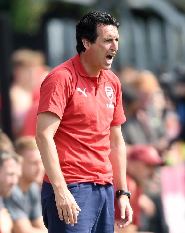  Unai Emery was attracted by the defender's experience of the game