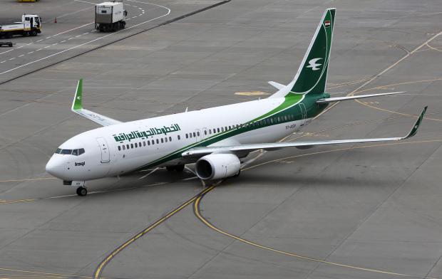 Two Iraqi Airways pilots have been suspended after fighting over a meal tray during a flight from Iran to Baghdad