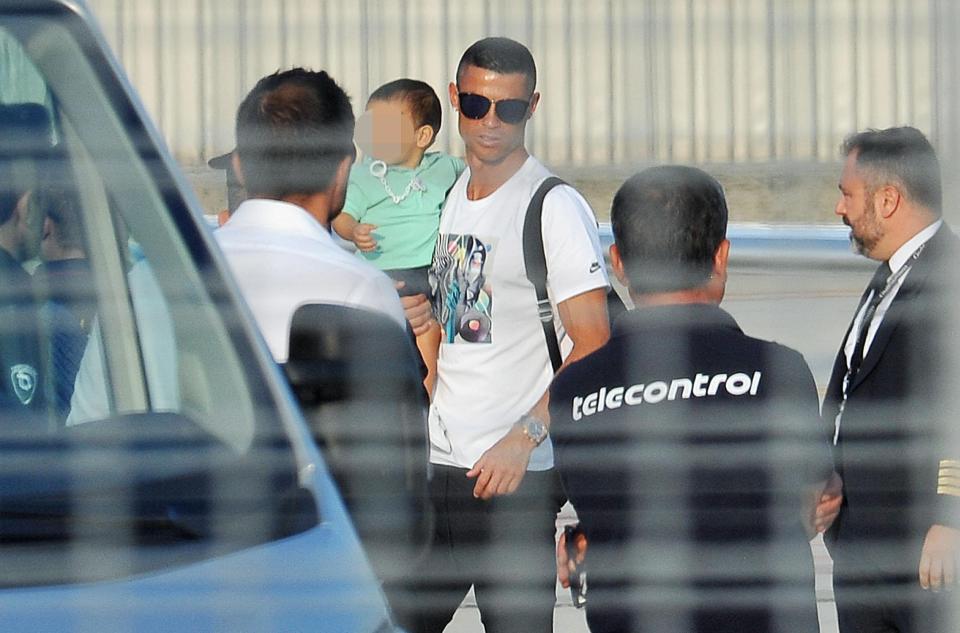  Ronaldo and his family have arrived in Italy