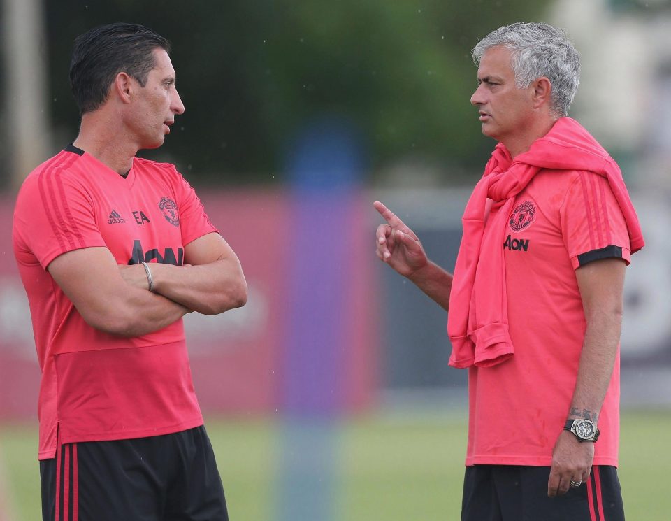  Emilio Alvarez and boss Jose Mourinho look as if they have much to mull over