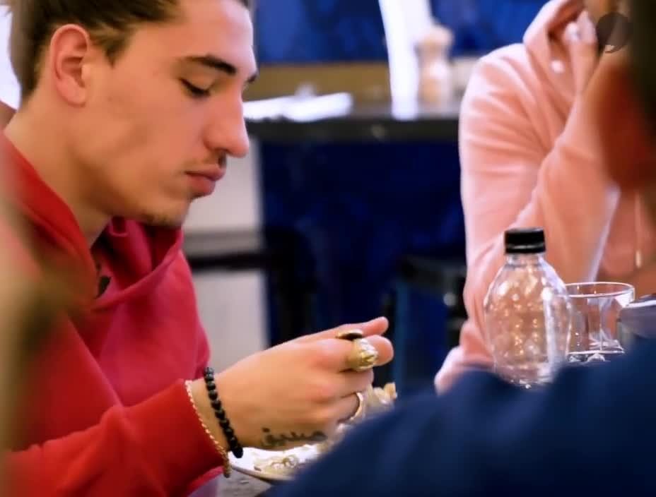 Spaniard Hector Bellerin says he can recover faster from injuries and knocks on his meat-free diet