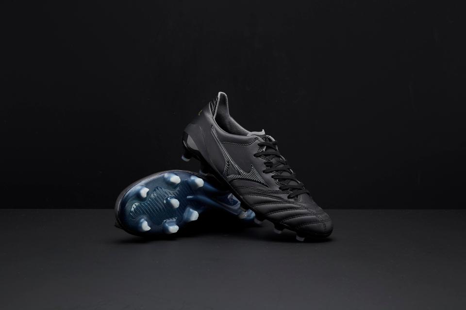 Southampton's Yoshida Okazaki enjoys the Mizuno Morelia Neo Blackout MIJ