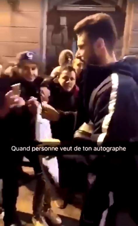  Olivier Giroud did a good deed for one lucky fan