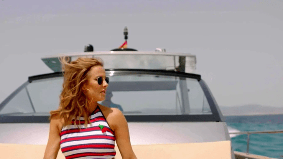  Caroline Flack makes a dramatic entrance on a speedboat in tonight's episode