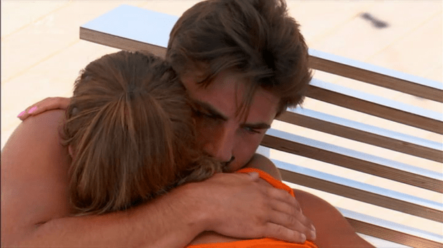  Love Island fans rejoiced tonight as Jack Fincham and Dani Dyer kissed and made up