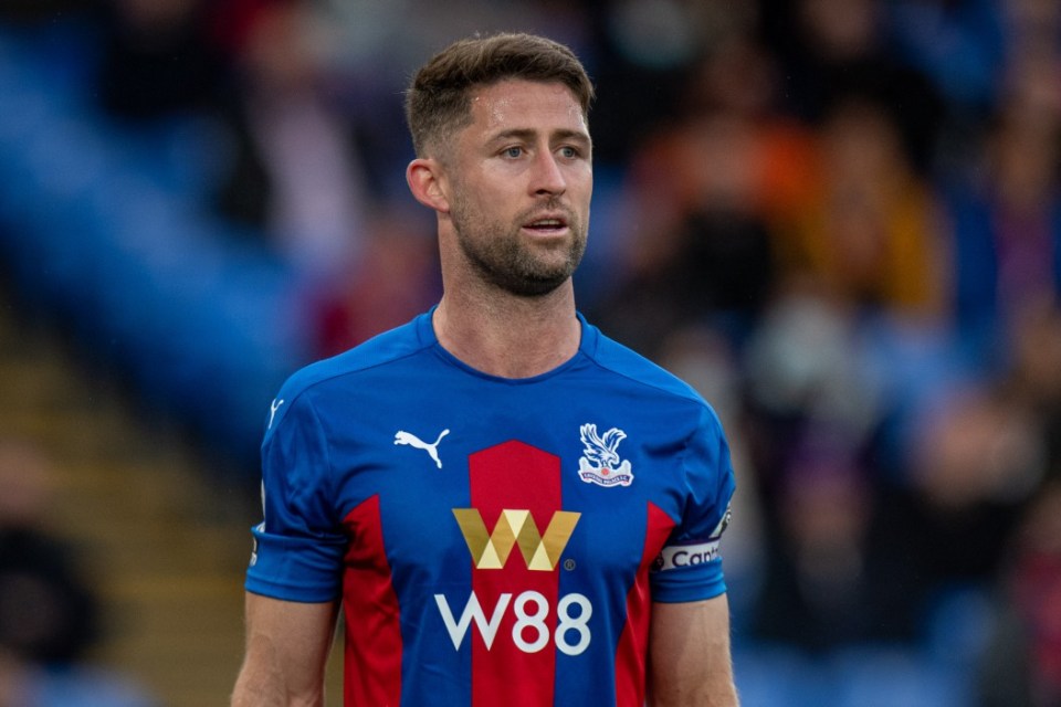  Gary Cahill looks on during the Premier League match between Crystal Palace and Arsenal at Selhurst Park on May 19, 2021